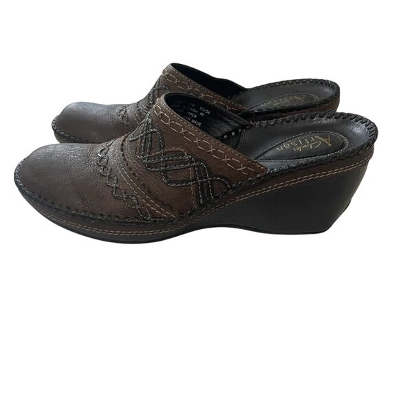 Clarks Artisan Leather Slip On Brown Embroidered Clogs 7 Comfy Wedge Boho Casual - Picture 5 of 9